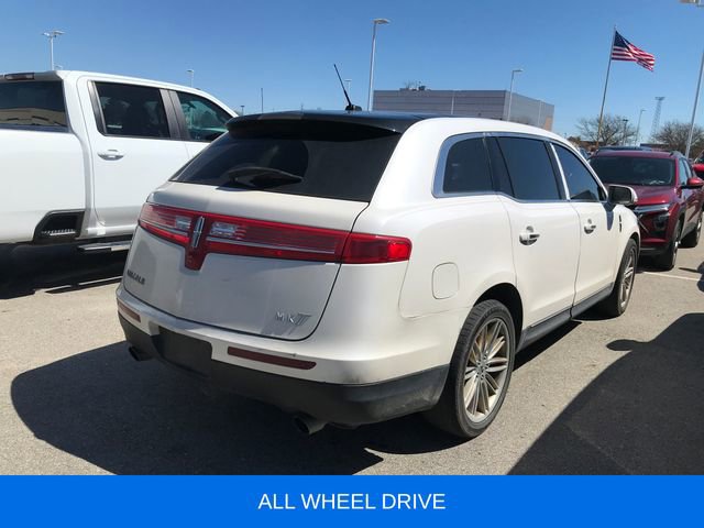 Used 2019 Lincoln MKT AWD image 3