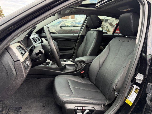 Used 2016 BMW 320i Sedan RWD image 12