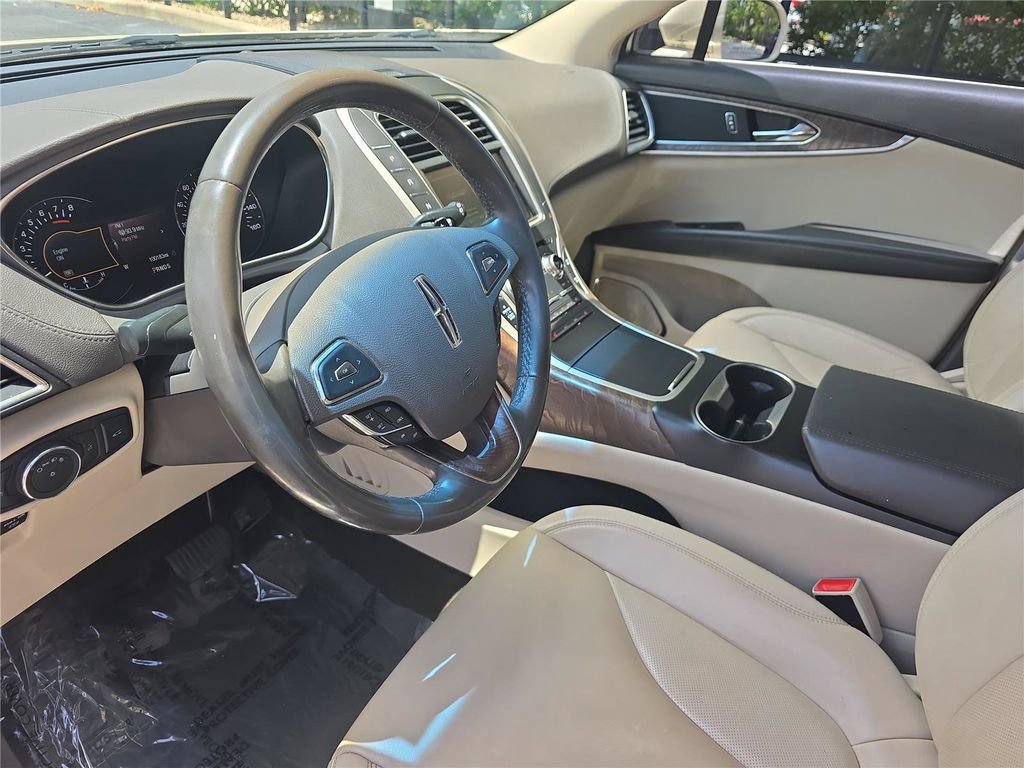 Used 2016 Lincoln MKX Select w/ Select Plus Package FWD image 18