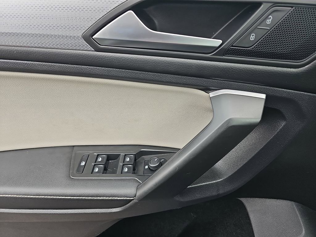 Used 2024 Volkswagen Tiguan S image 32