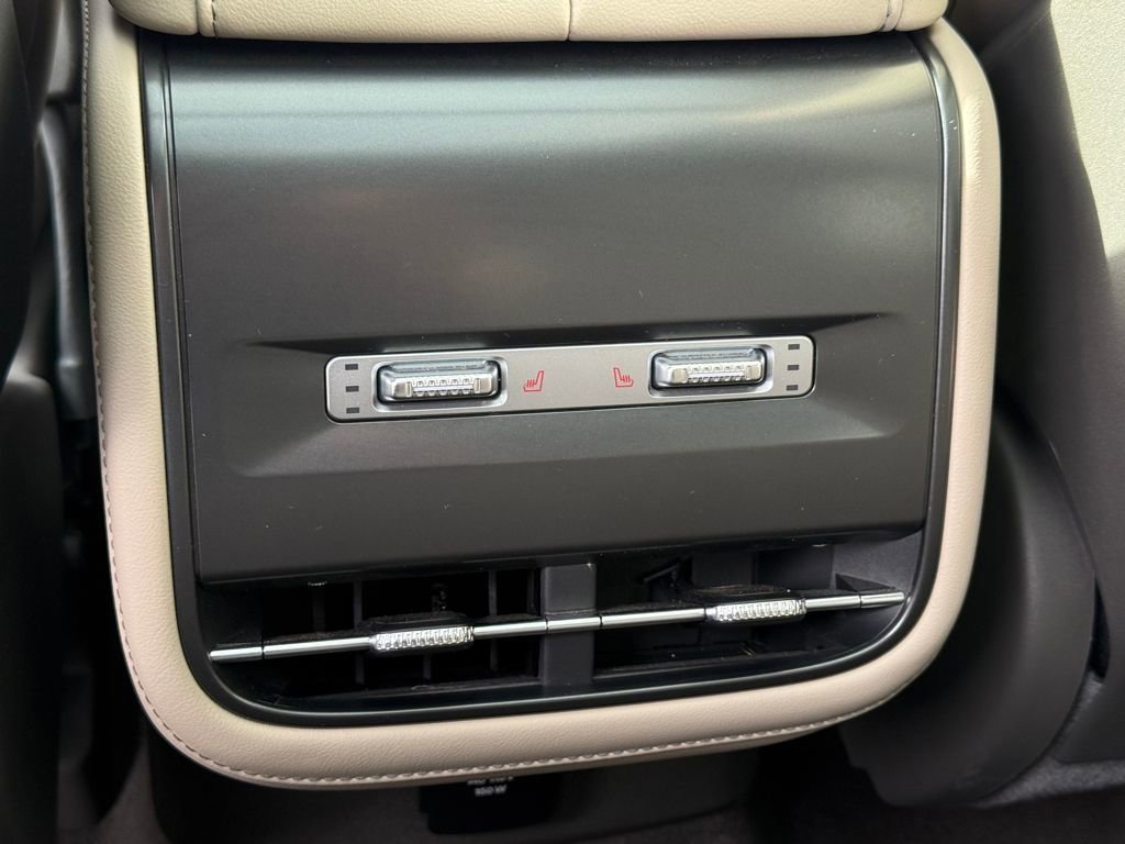 Used 2024 Lincoln Nautilus Reserve w/ Equipment Group 202A image 13