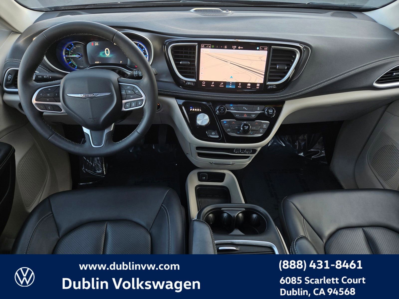 Used 2024 Chrysler Pacifica Select image 15