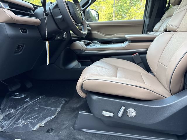 New 2027 Lincoln Navigator Black Label AWD/4WD image 12