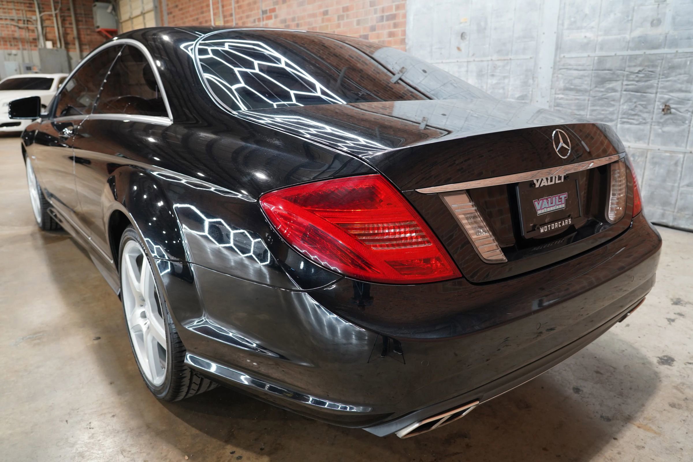 Used 2011 Mercedes-Benz CL 550 4MATIC w/ Sport Pkg Plus One image 18