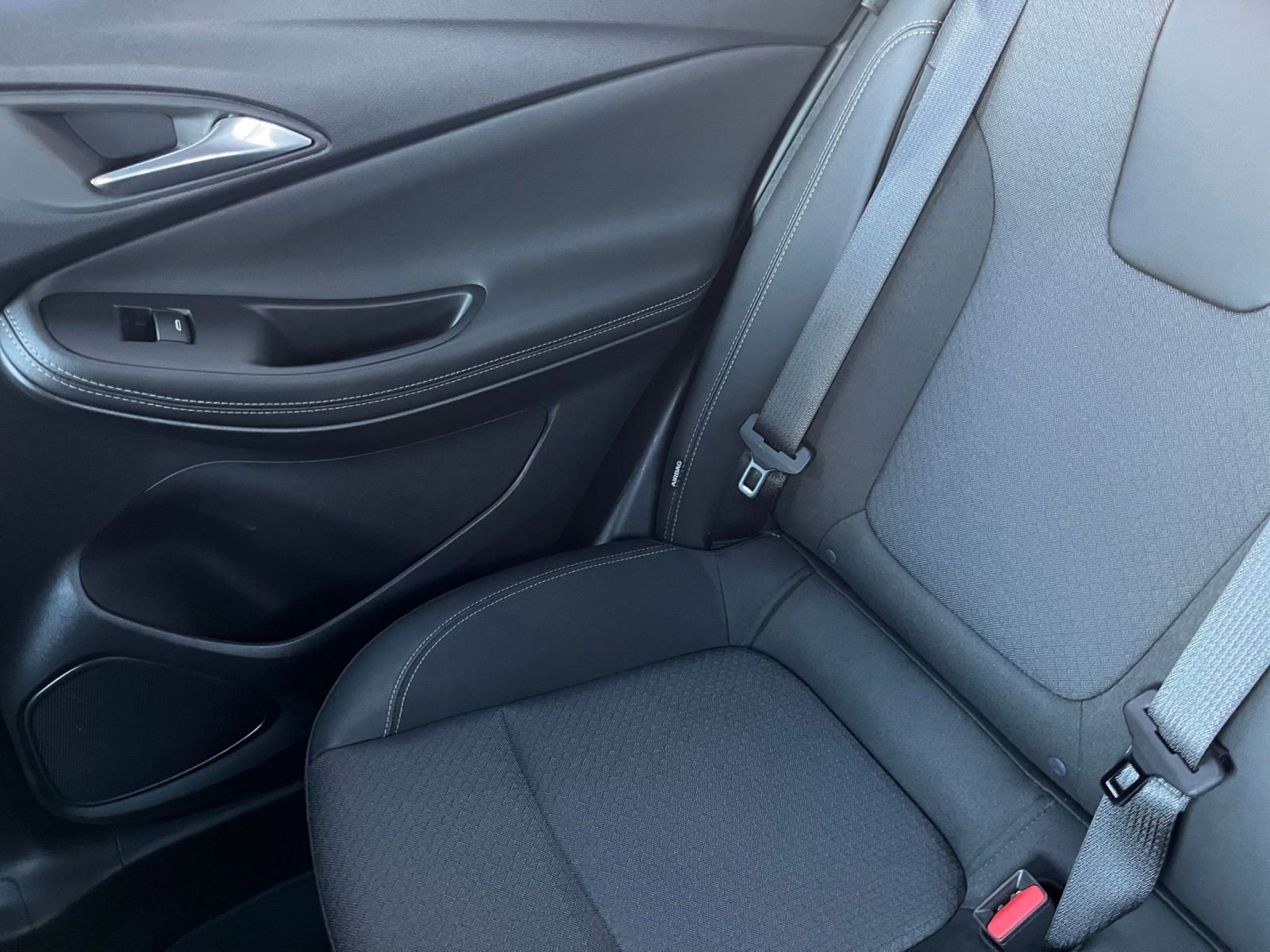 Used 2025 Buick Encore GX Preferred image 37