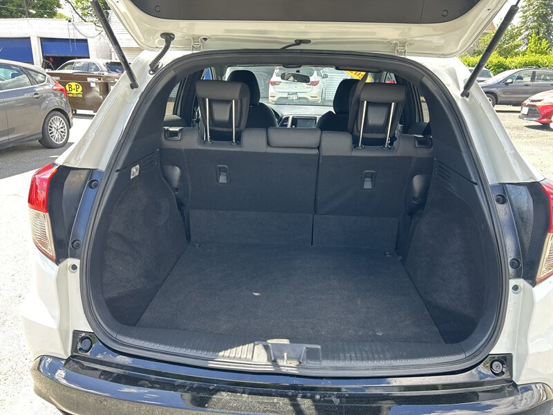 Used 2022 Honda HR-V Sport image 8