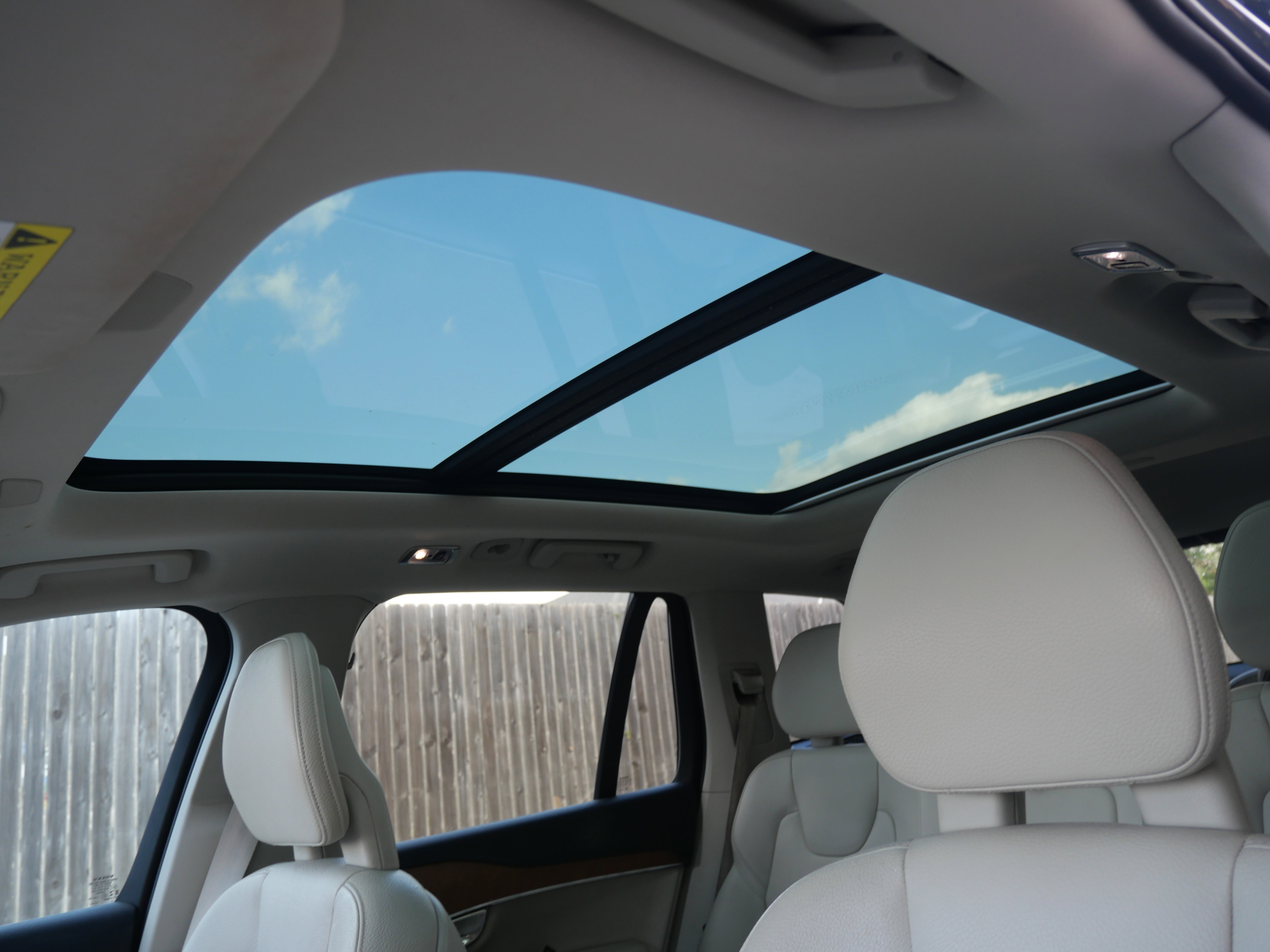 Used 2021 Volvo XC90 T6 Momentum image 22