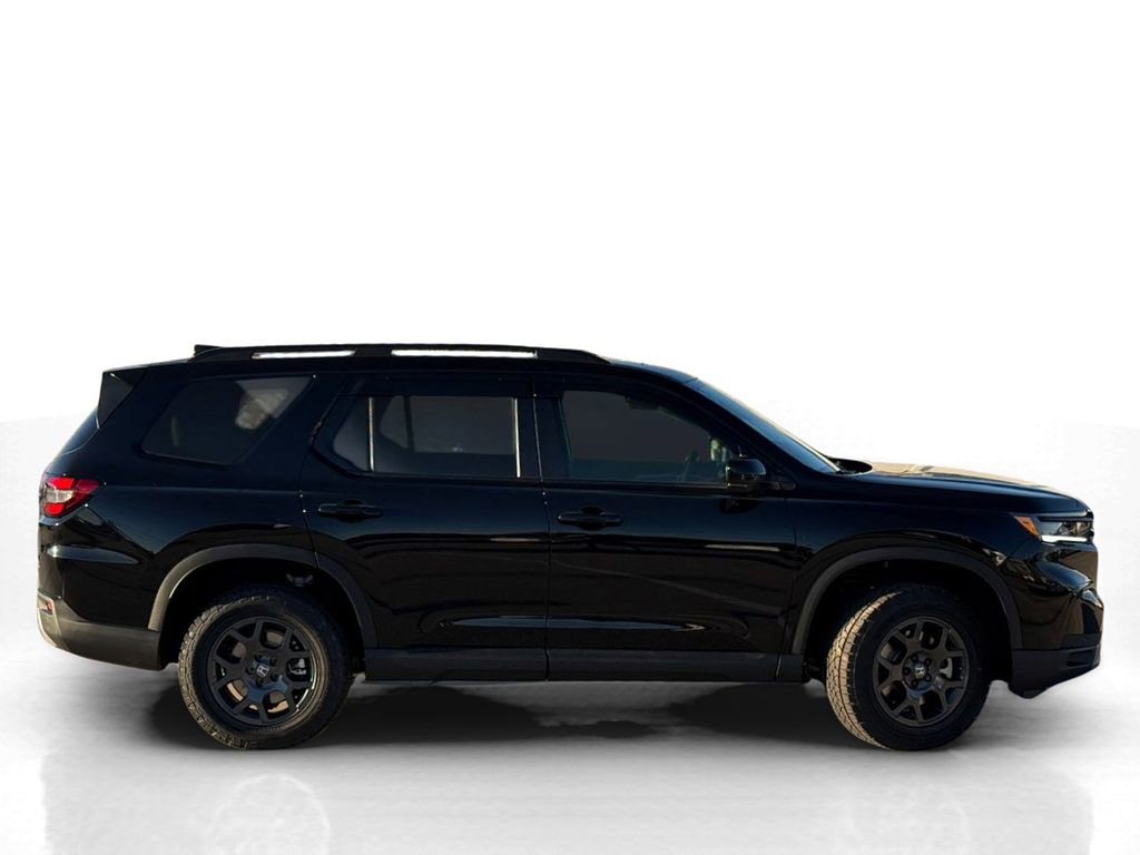 New 2025 Honda Pilot TrailSport image 4