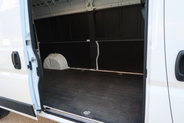 Used 2025 RAM ProMaster 2500 w/ Convenience Group FWD image 11