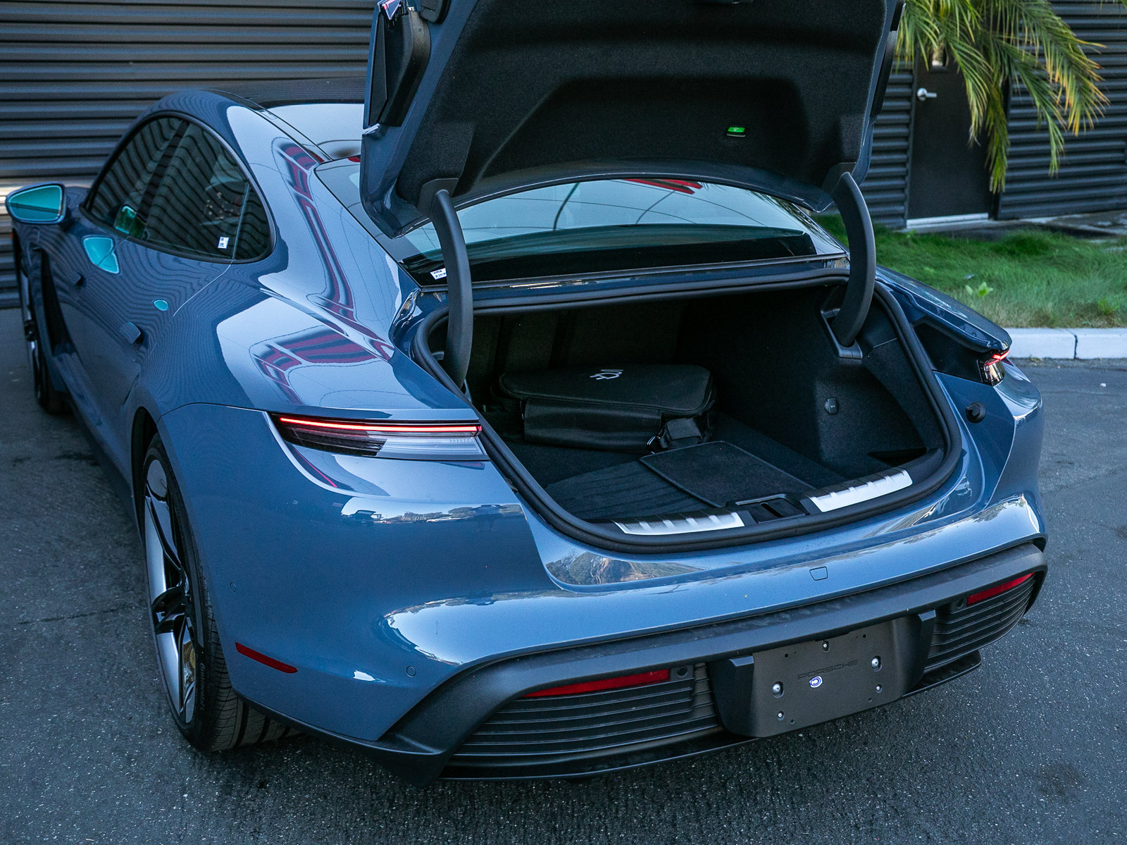 Certified 2026 Porsche Taycan AWD/4WD image 25