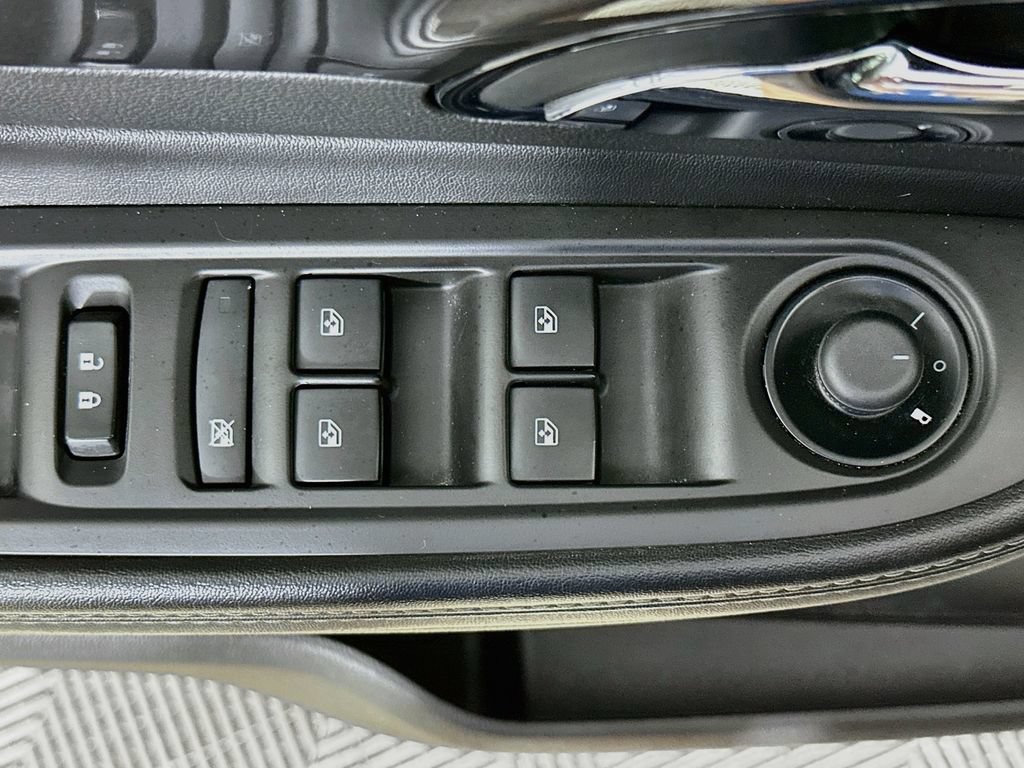 Used 2021 Buick Encore Preferred AWD/4WD image 20