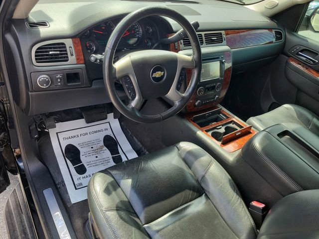 Used 2014 Chevrolet Suburban LTZ RWD image 18