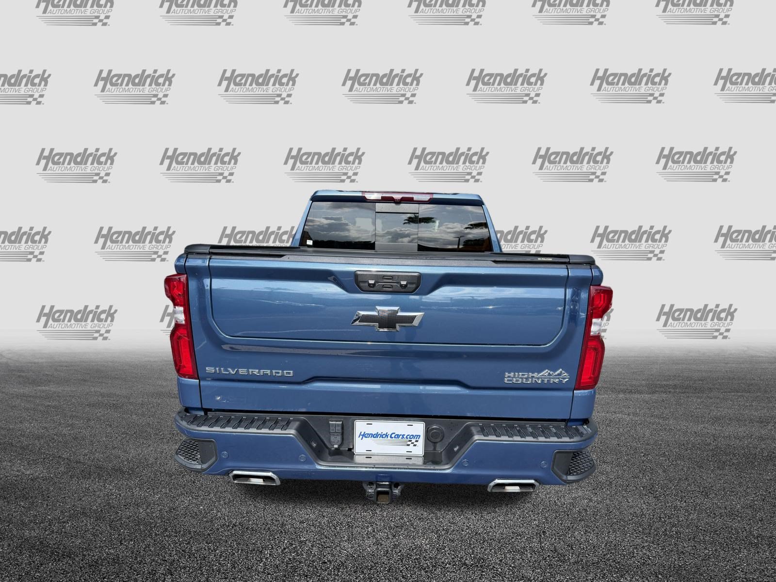 Used 2024 Chevrolet Silverado 1500 High Country w/ Z71 Off-Road Package AWD/4WD image 8
