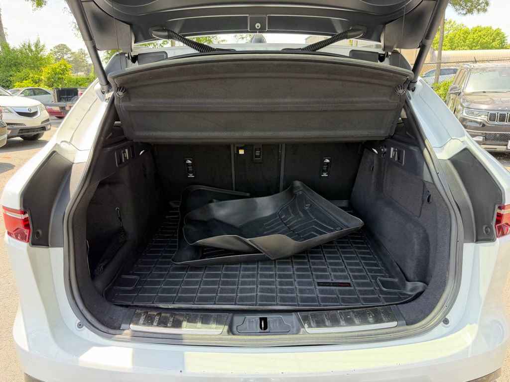 Used 2021 Jaguar F-PACE S image 6