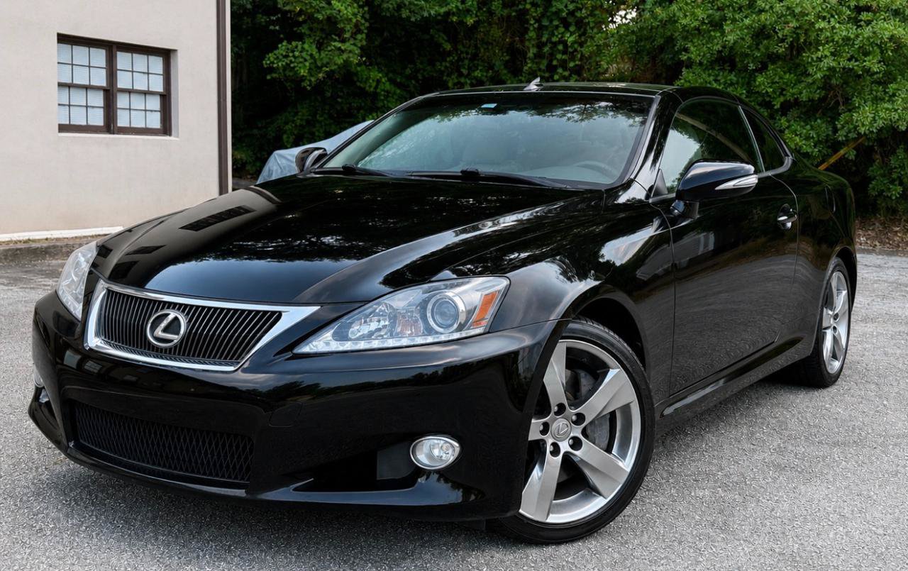 Used 2011 Lexus IS 350C w/ Luxury Pkg RWD image 3