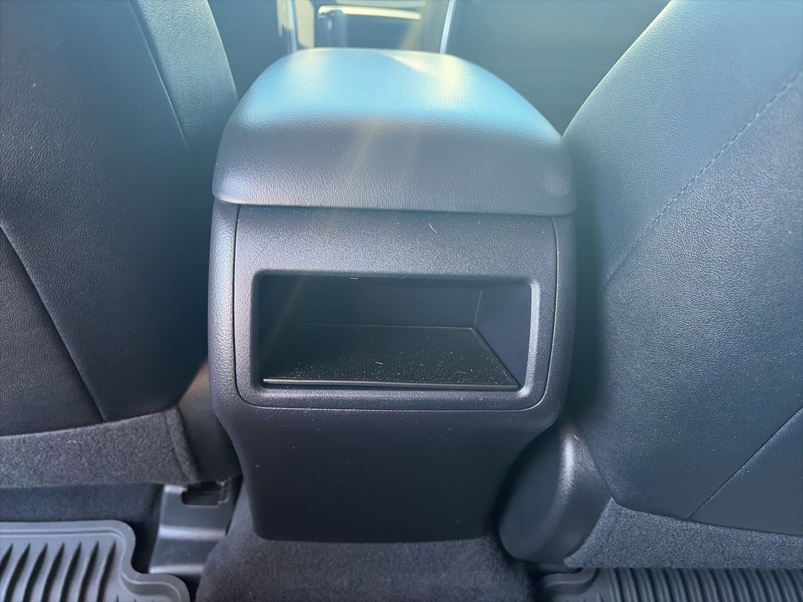 Used 2016 Toyota Camry SE FWD image 11