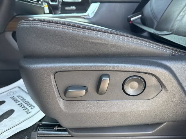 Used 2026 Chevrolet Silverado 1500 High Country w/ Technology Package AWD/4WD image 19