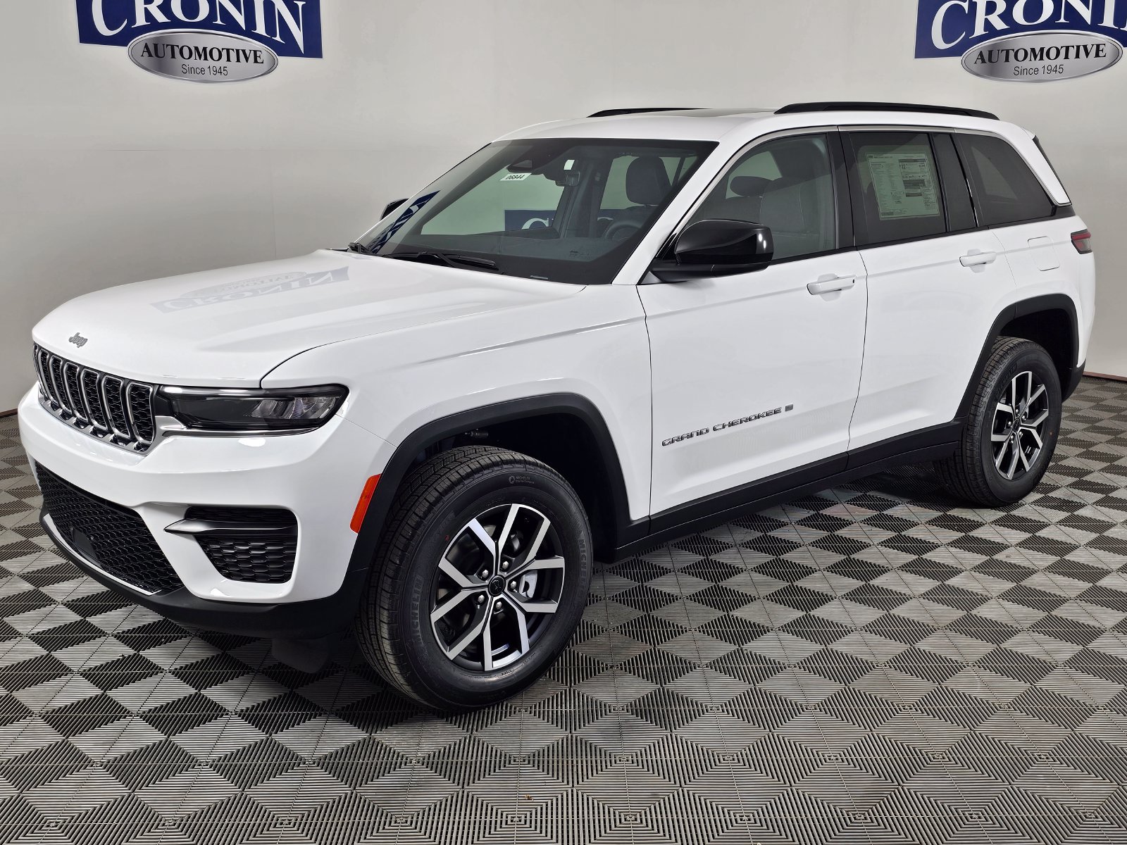 New 2027 Jeep Grand Cherokee Laredo X AWD/4WD image 32
