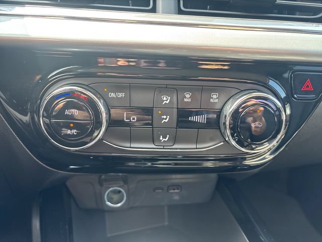 Used 2025 Chevrolet Trax LT FWD image 18