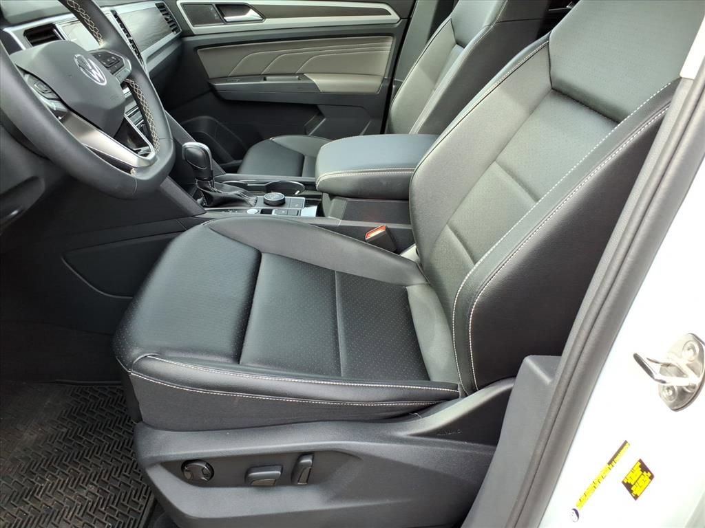 Used 2023 Volkswagen Atlas SE AWD/4WD image 16