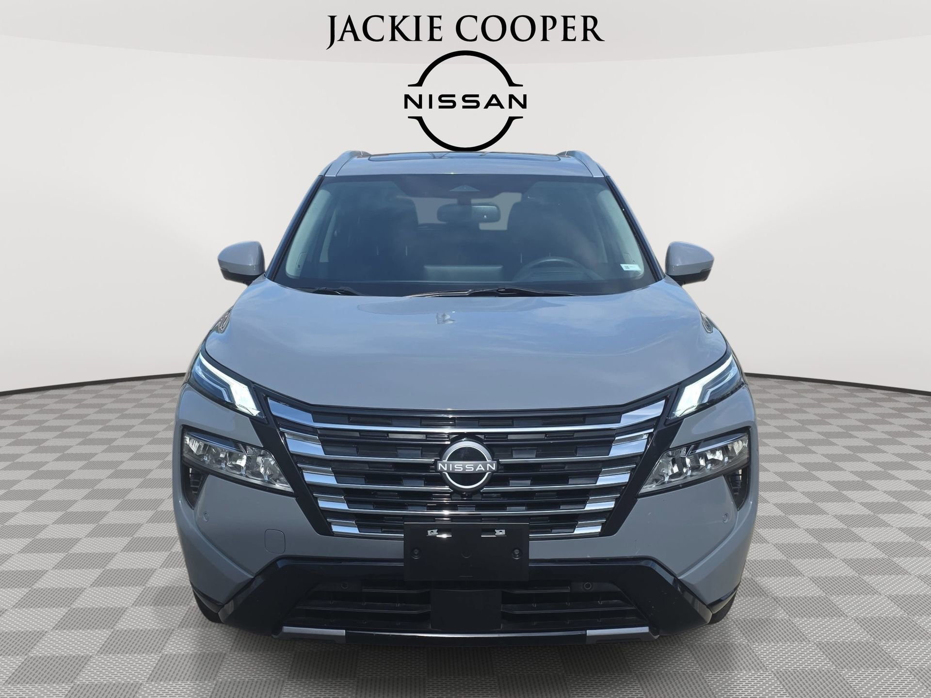 Used 2024 Nissan Rogue Platinum w/ Platinum Premium Package FWD image 2