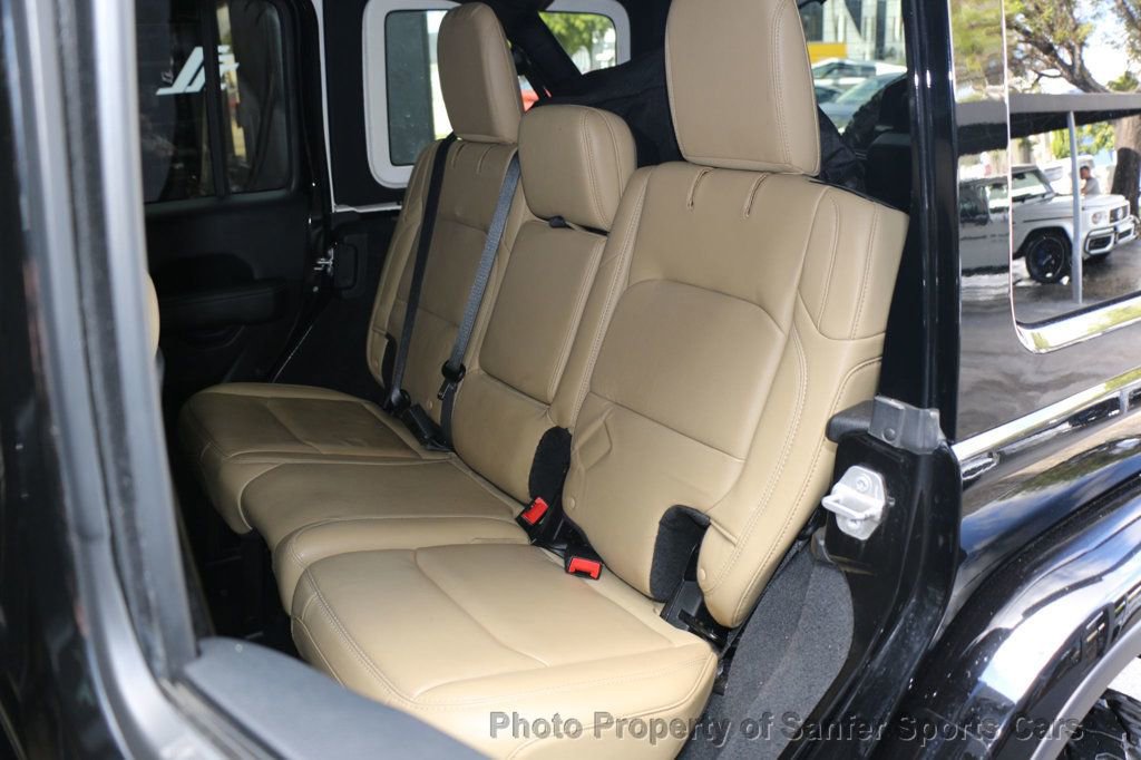 Used 2018 Jeep Wrangler Unlimited Rubicon w/ Dual Top Group AWD/4WD image 34