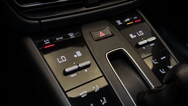 Used 2023 Porsche Macan S AWD/4WD image 11