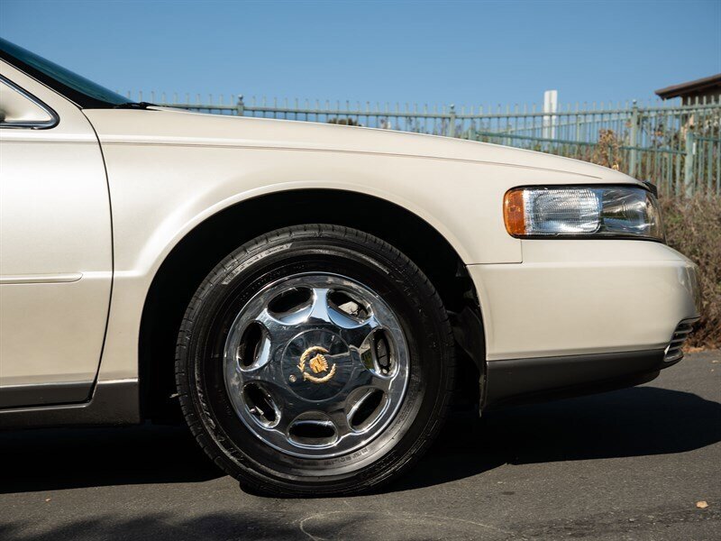 Used 1999 Cadillac Seville SLS w/ Personalization Pkg FWD image 10