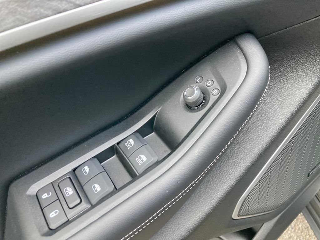 New 2024 Jeep Grand Cherokee Limited 4xe w/ Luxury Tech Group II image 20