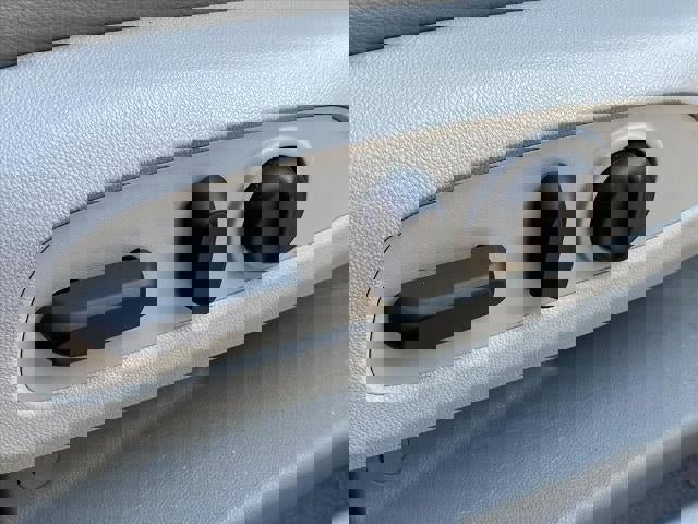 Certified 2022 GMC Acadia SLT w/ Technology Package image 15