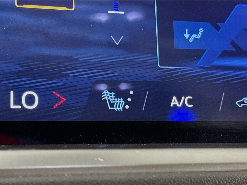 Certified 2025 Chevrolet Traverse LT image 18