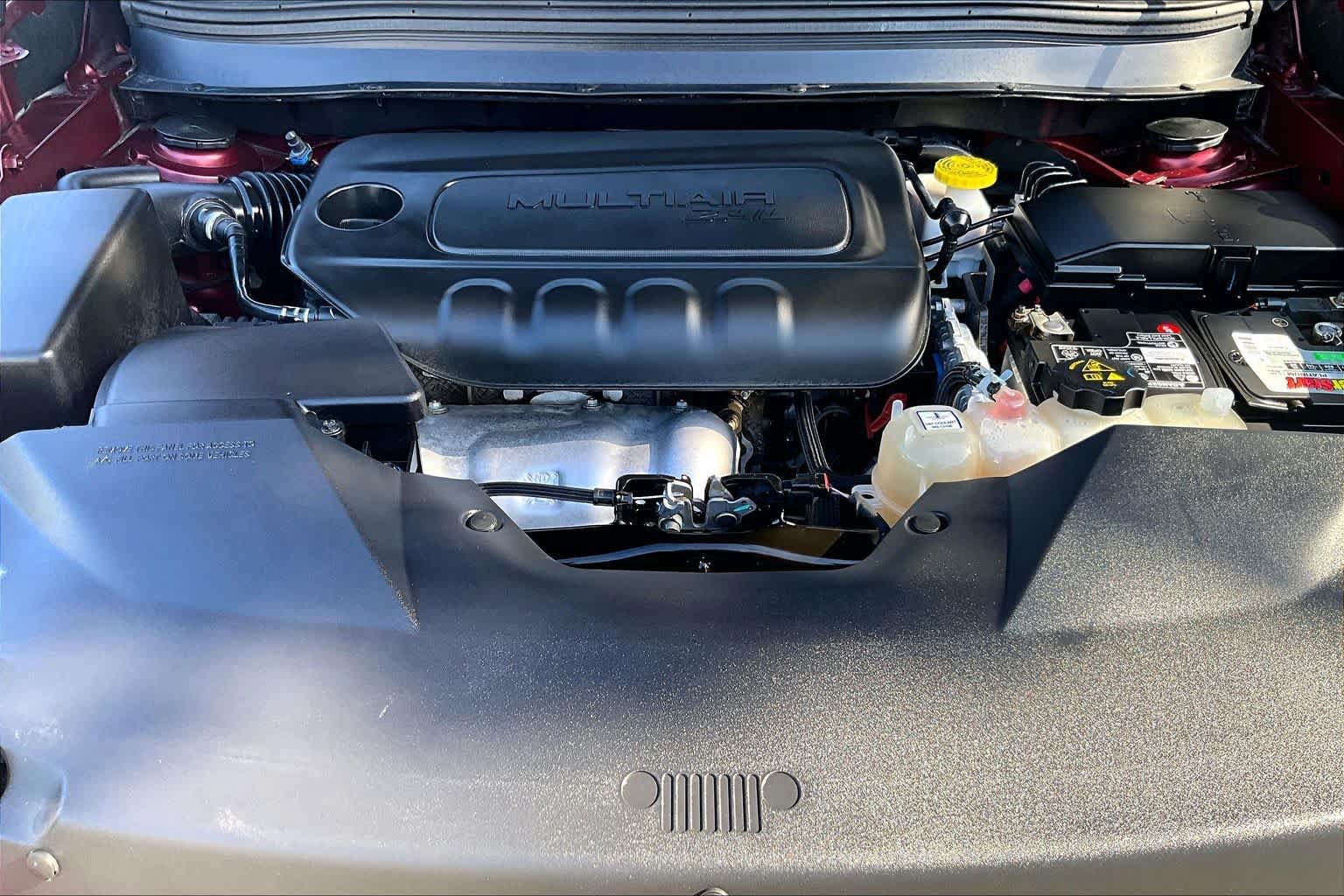 Used 2019 Jeep Cherokee Latitude Plus FWD image 30