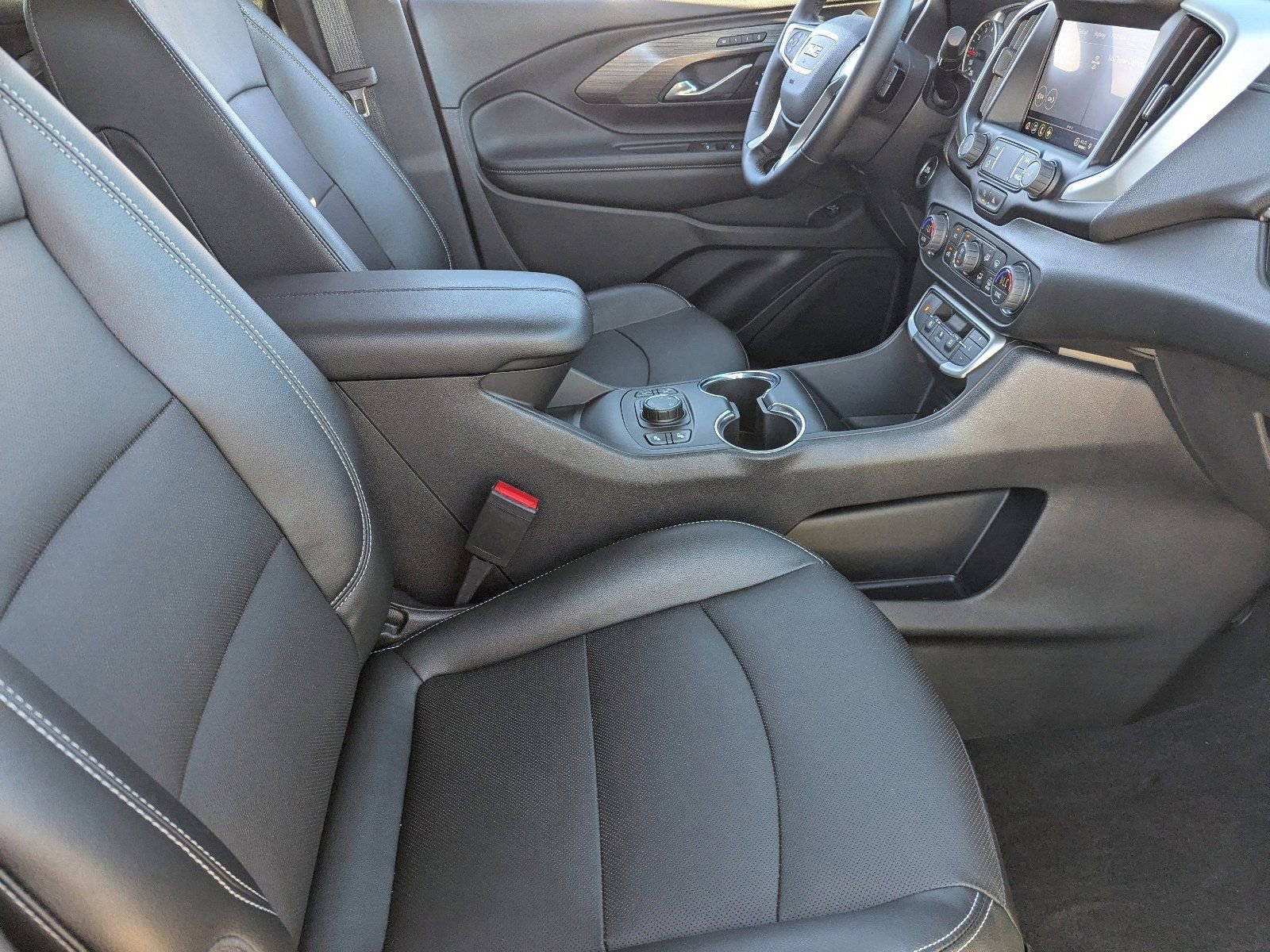 Used 2023 GMC Terrain SLT w/ Elevation Edition image 12
