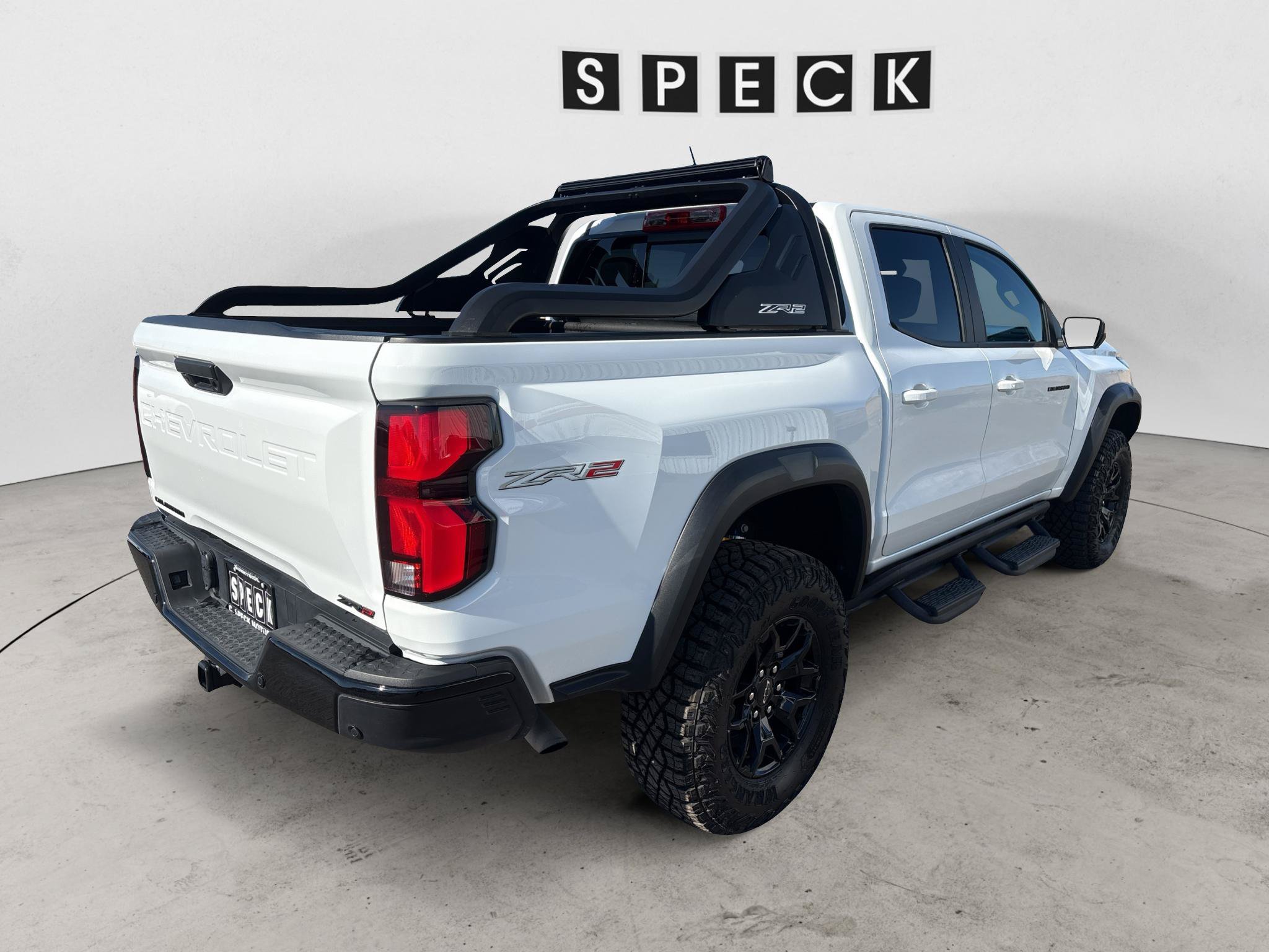 Used 2025 Chevrolet Colorado ZR2 w/ Midnight Edition AWD/4WD image 5