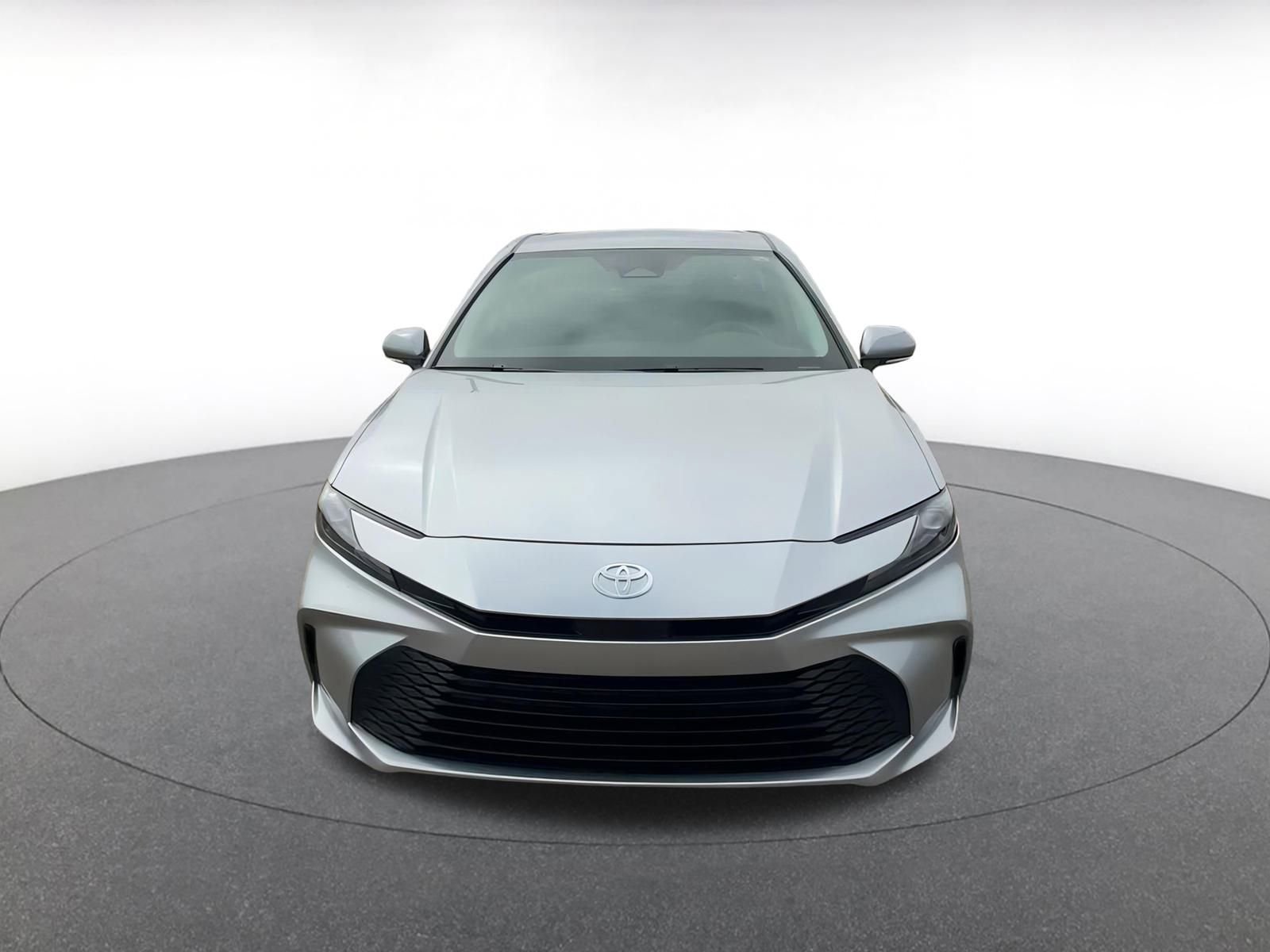 Used 2025 Toyota Camry LE image 4