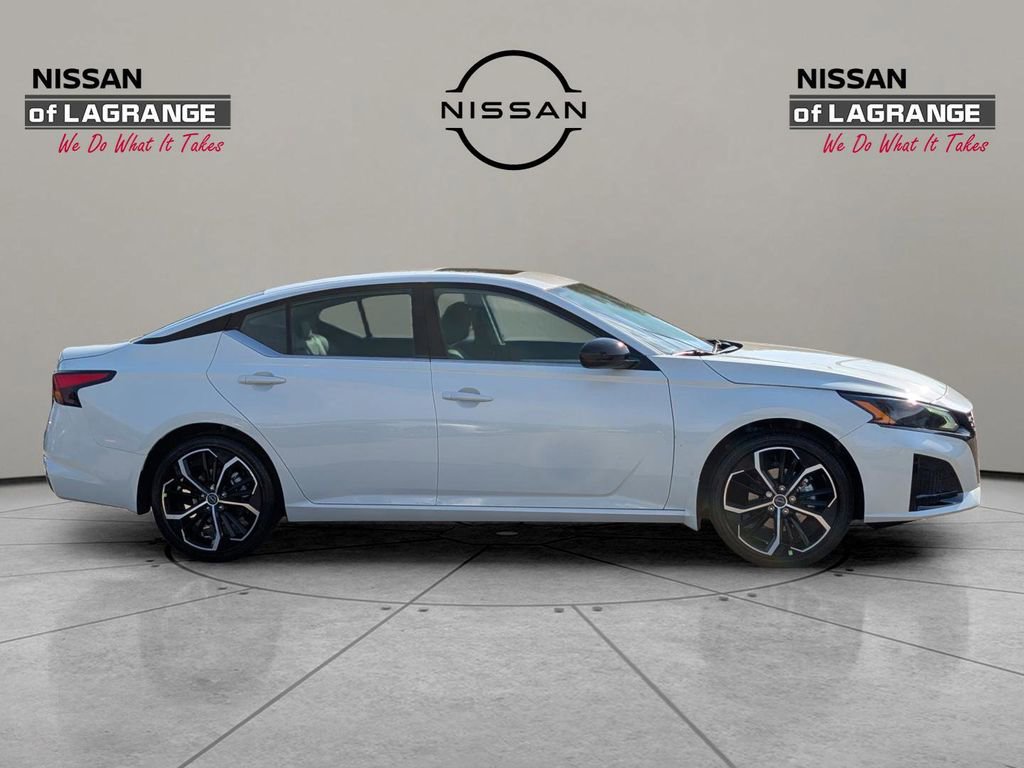New 2025 Nissan Altima 2.5 SR w/ SR Premium Package image 4