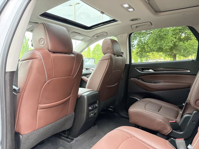 Used 2021 Buick Enclave Avenir w/ Avenir Technology Package AWD/4WD image 9
