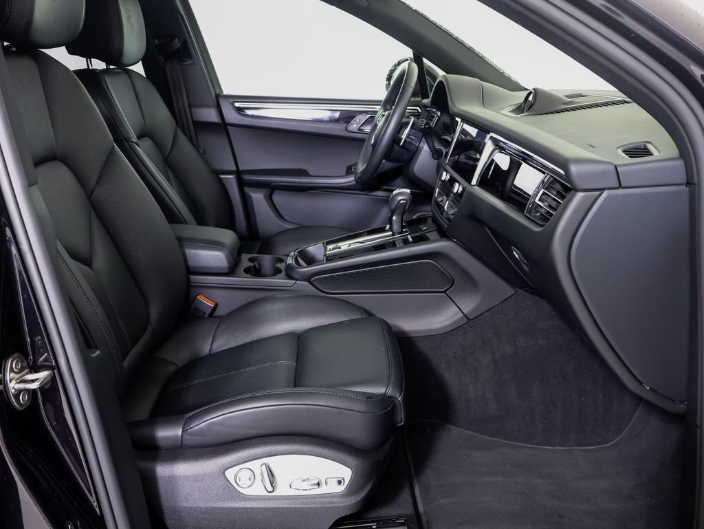 Certified 2025 Porsche Macan S w/ Premium Package Plus AWD/4WD image 21