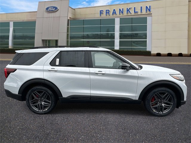 New 2026 Ford Explorer ST-Line w/ ST-Line Street Pack image 8