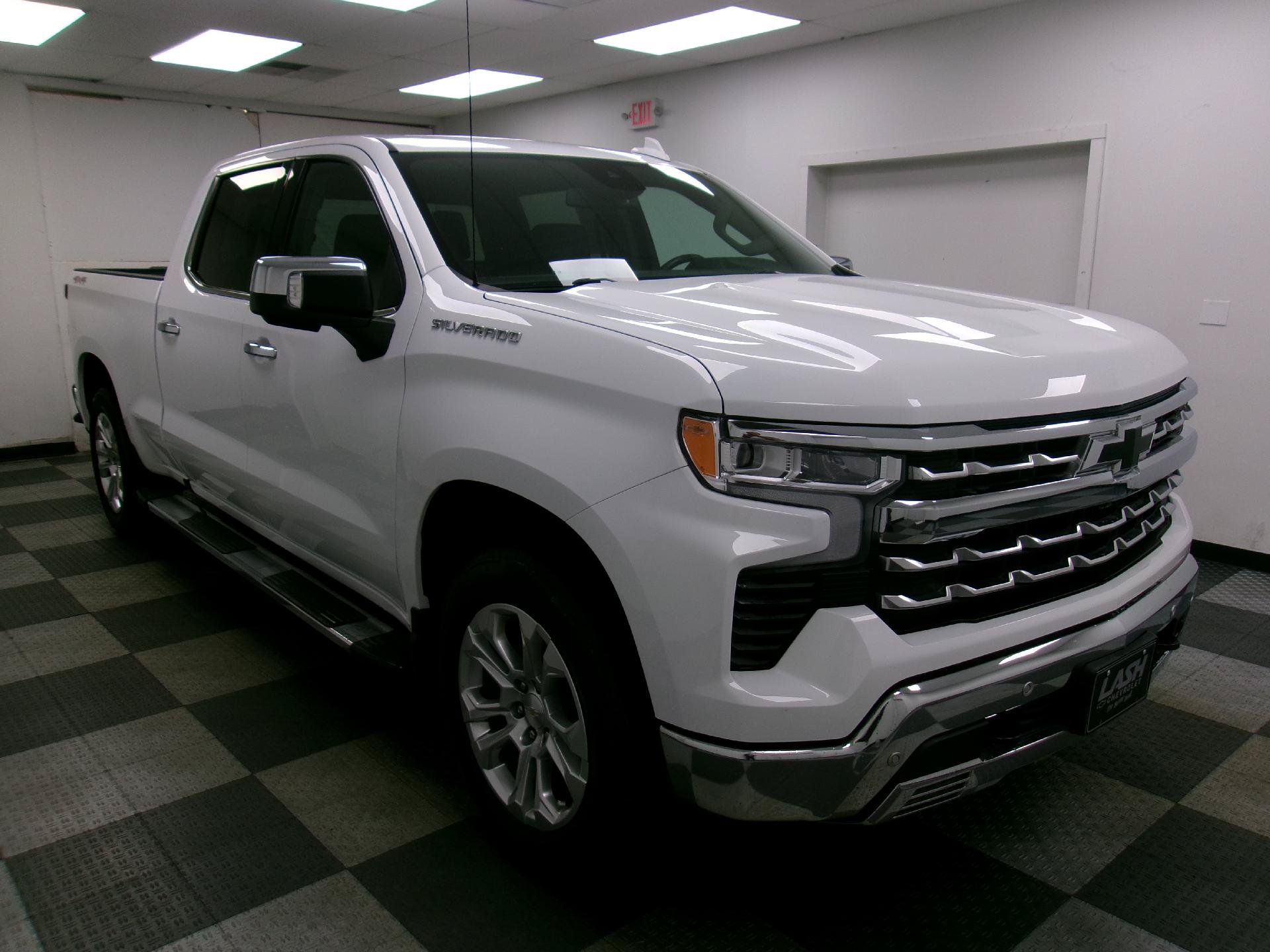 Used 2023 Chevrolet Silverado 1500 LTZ w/ Max Trailering Package AWD/4WD image 14