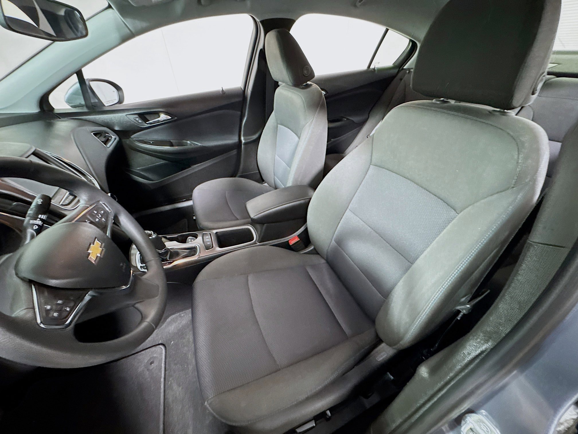 Used 2019 Chevrolet Cruze LT w/ Convenience Package FWD image 14