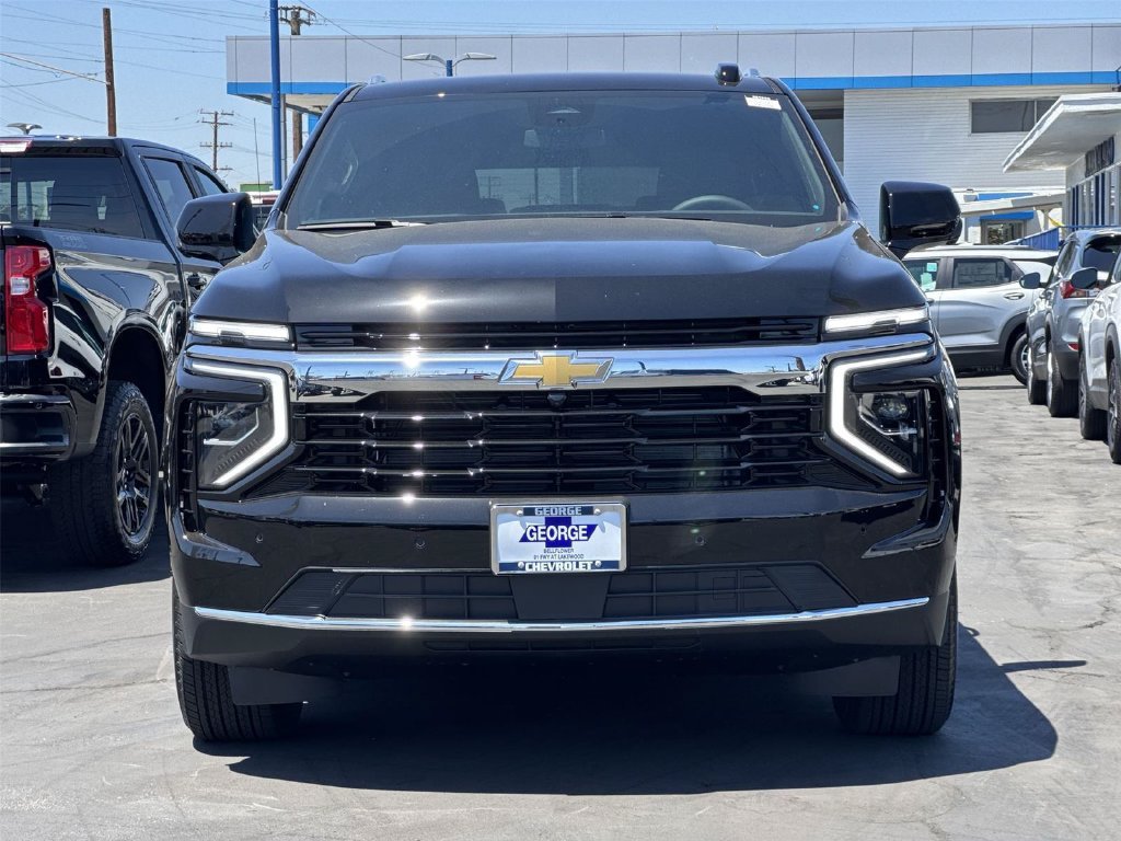 New 2026 Chevrolet Suburban LS RWD image 2