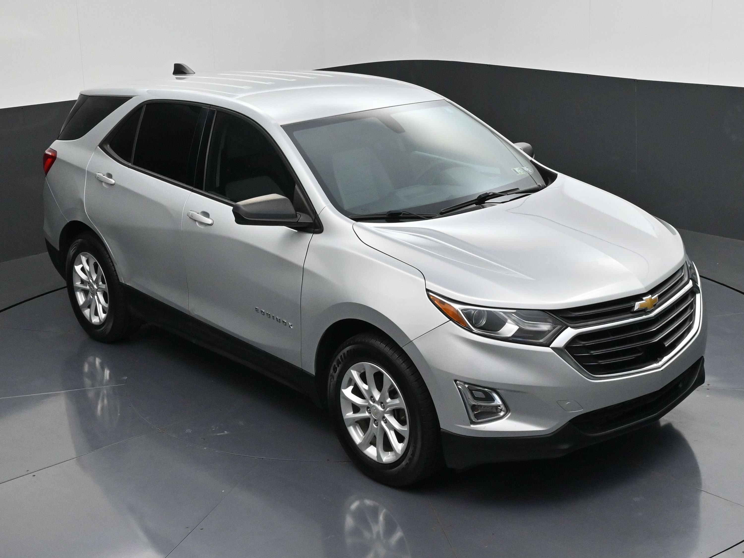 Used 2018 Chevrolet Equinox LS FWD image 43