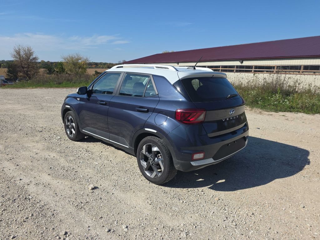 Used 2026 Hyundai Venue SEL FWD image 7