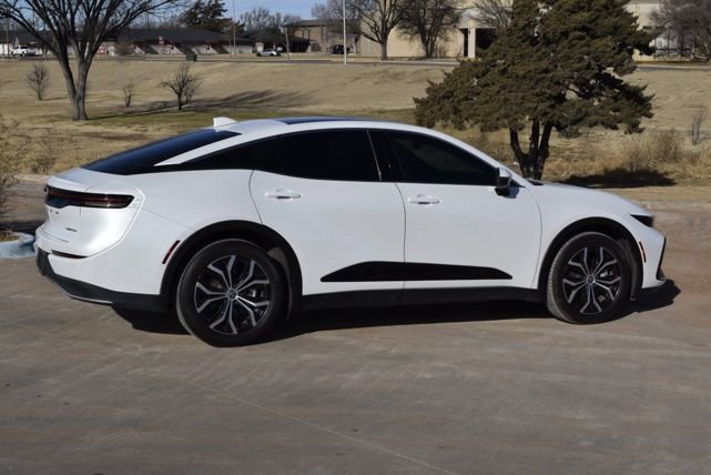 Used 2023 Toyota Crown Limited image 17