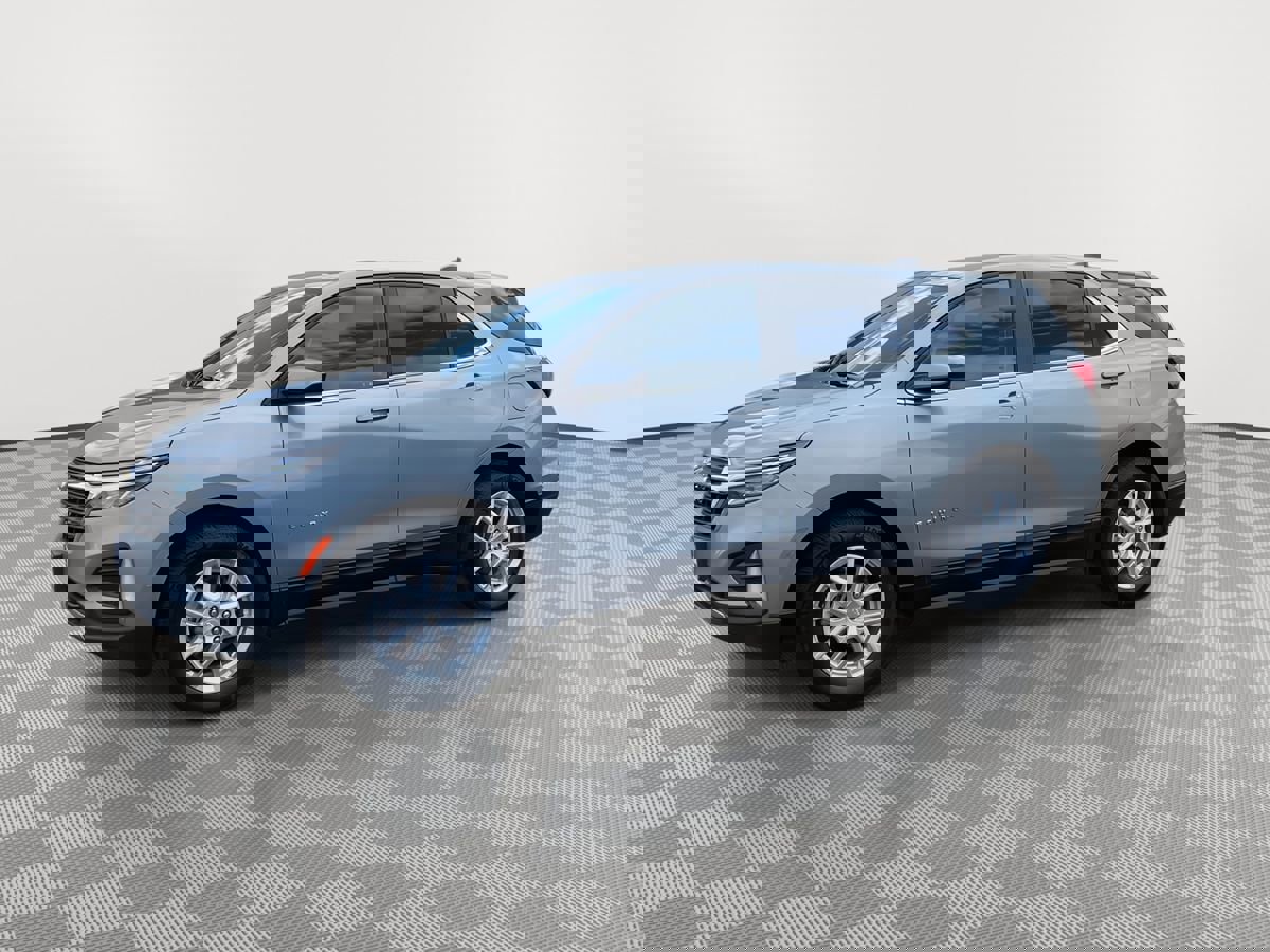 Used 2024 Chevrolet Equinox LT image 3
