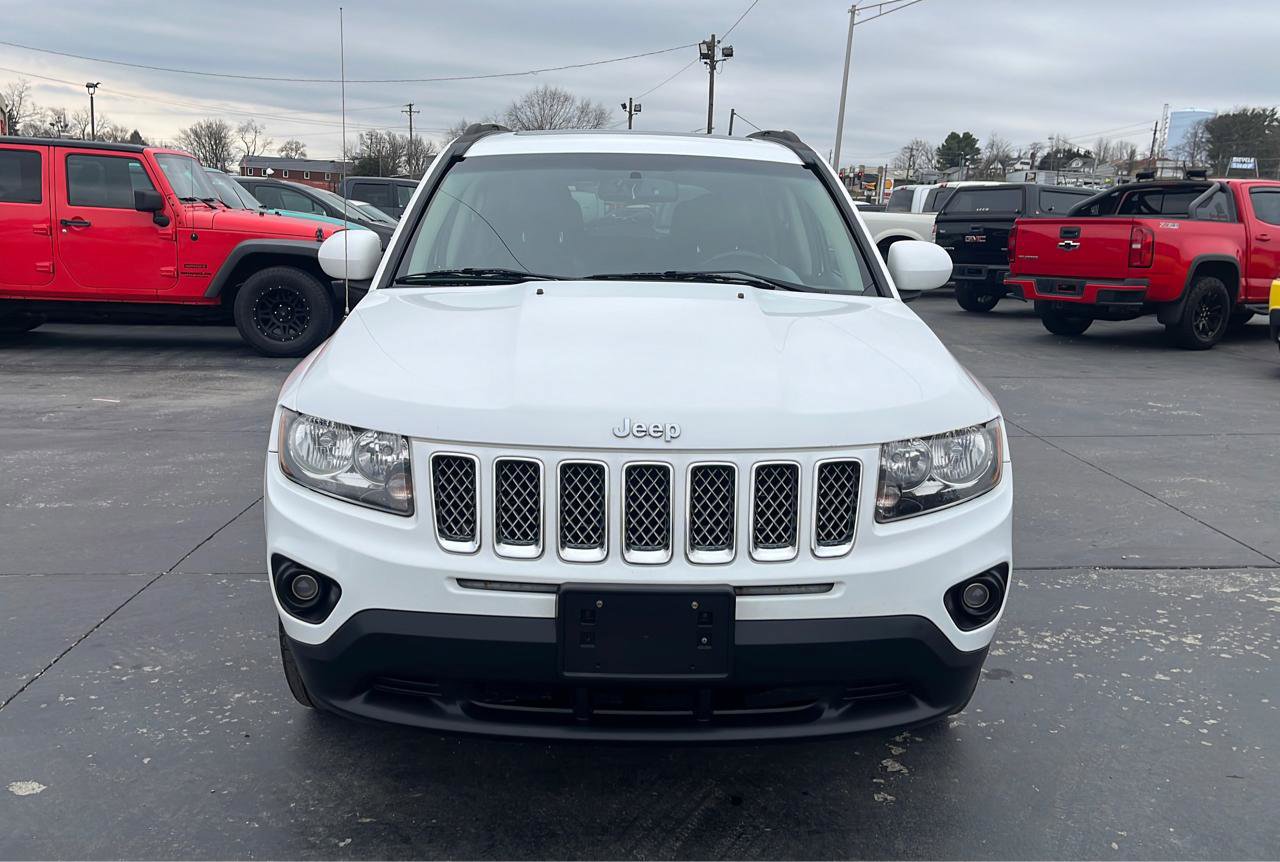 Used 2014 Jeep Compass Latitude w/ Sun/Sound Group AWD/4WD image 8