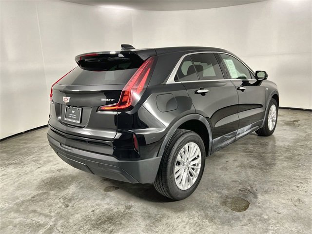 Certified 2024 Cadillac XT4 Luxury w/ Cold Weather Package image 8