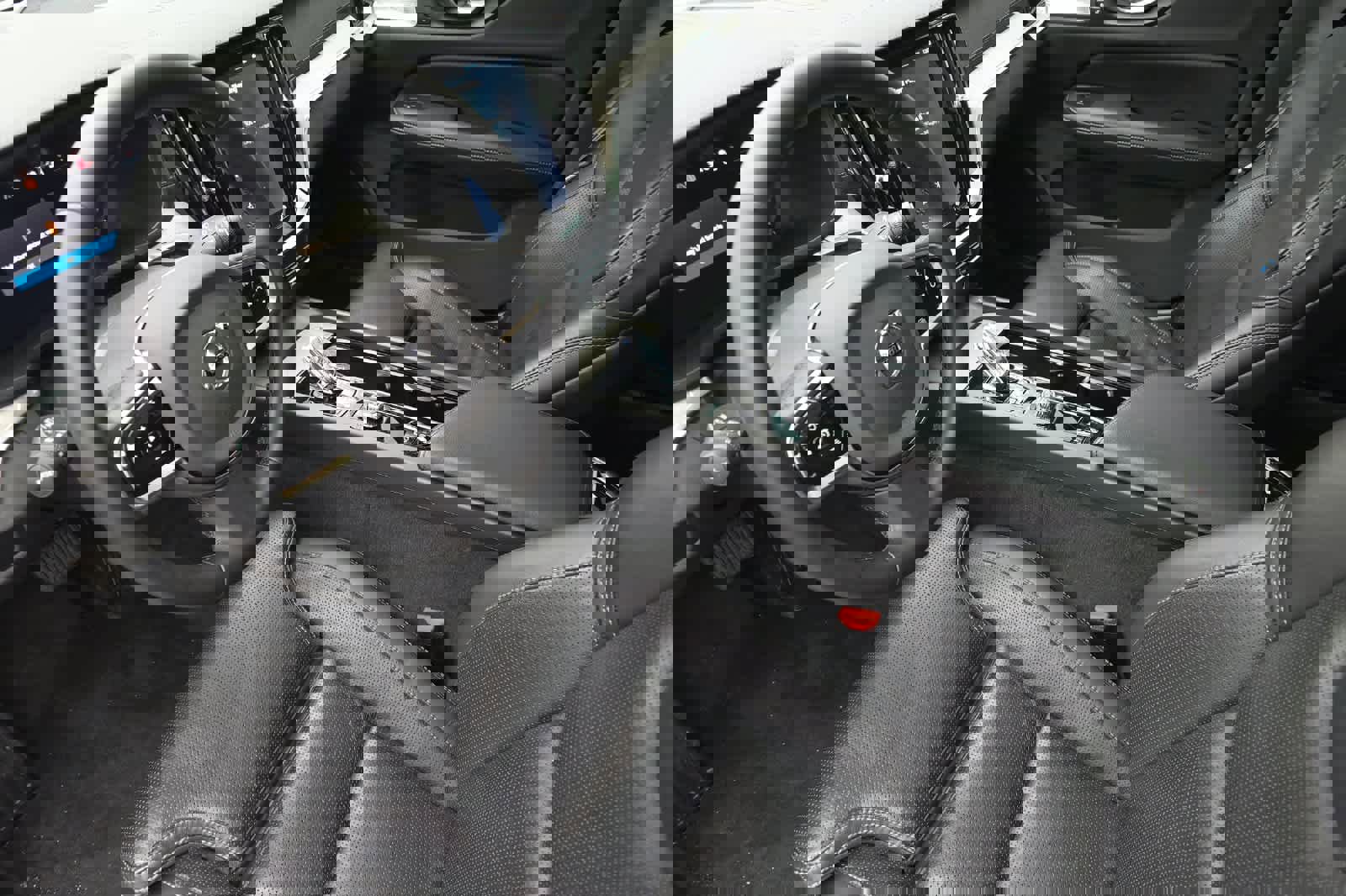 Used 2024 Volvo V60 B5 Cross Country Ultimate image 13