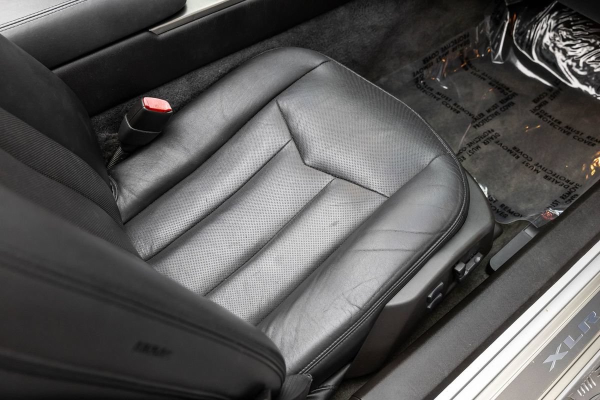 Used 2007 Cadillac XLR RWD image 36